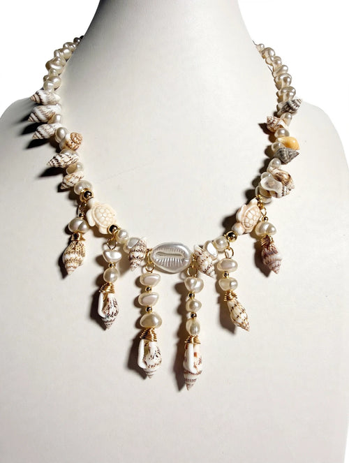 Producto Mermaid Cascade Necklace - Real Shells, Pearls & Sea Turtles
 de ejemplo