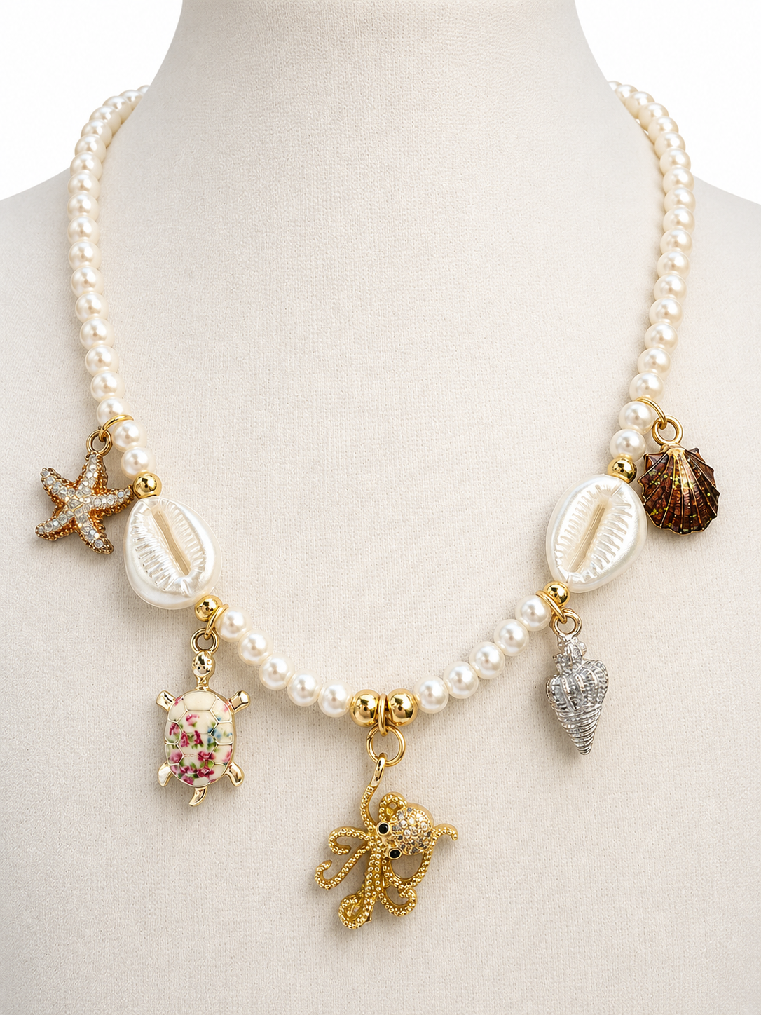 Sea Life Pearl Charm Necklace o Ocean Friends Necklace