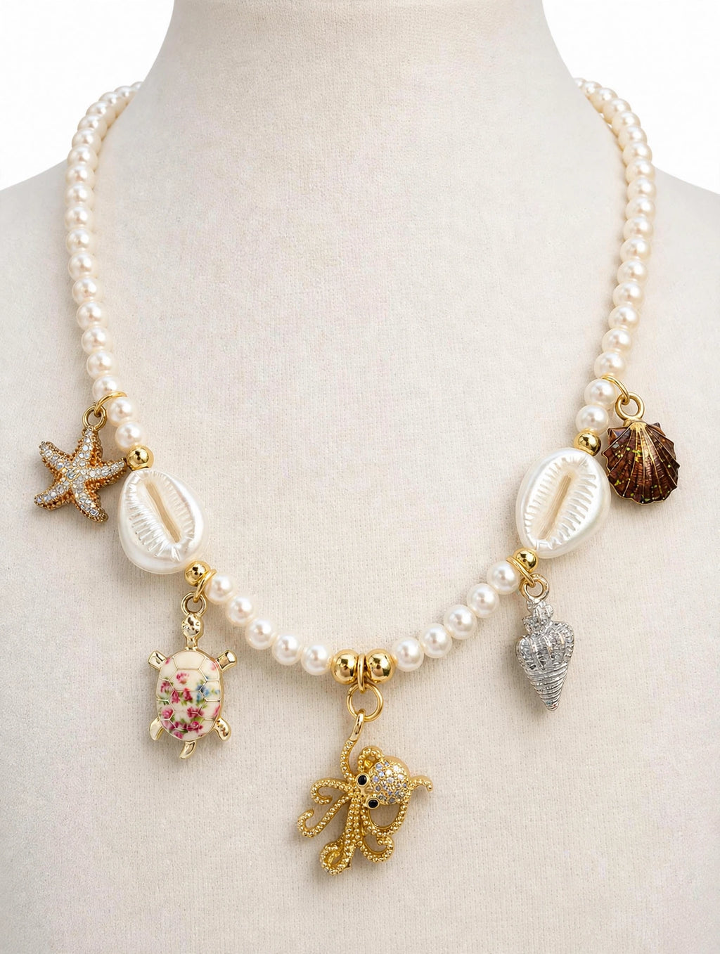 Sea Life Pearl Charm Necklace o Ocean Friends Necklace