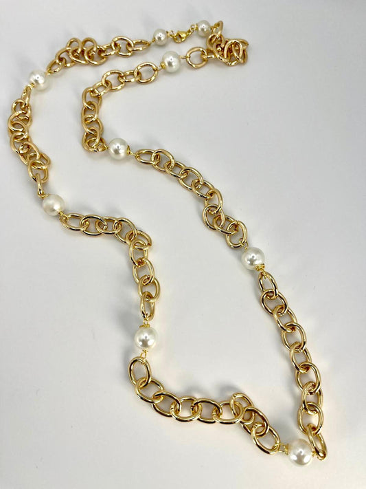 Pearls & Chain Necklace