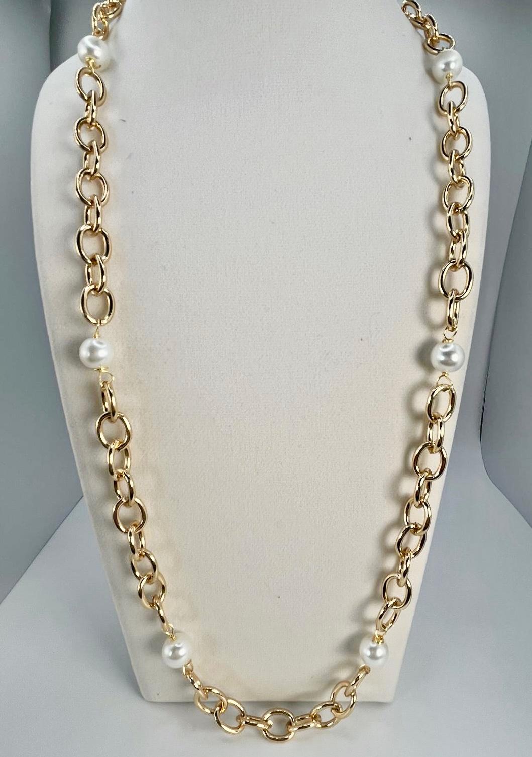 Pearls & Chain Necklace