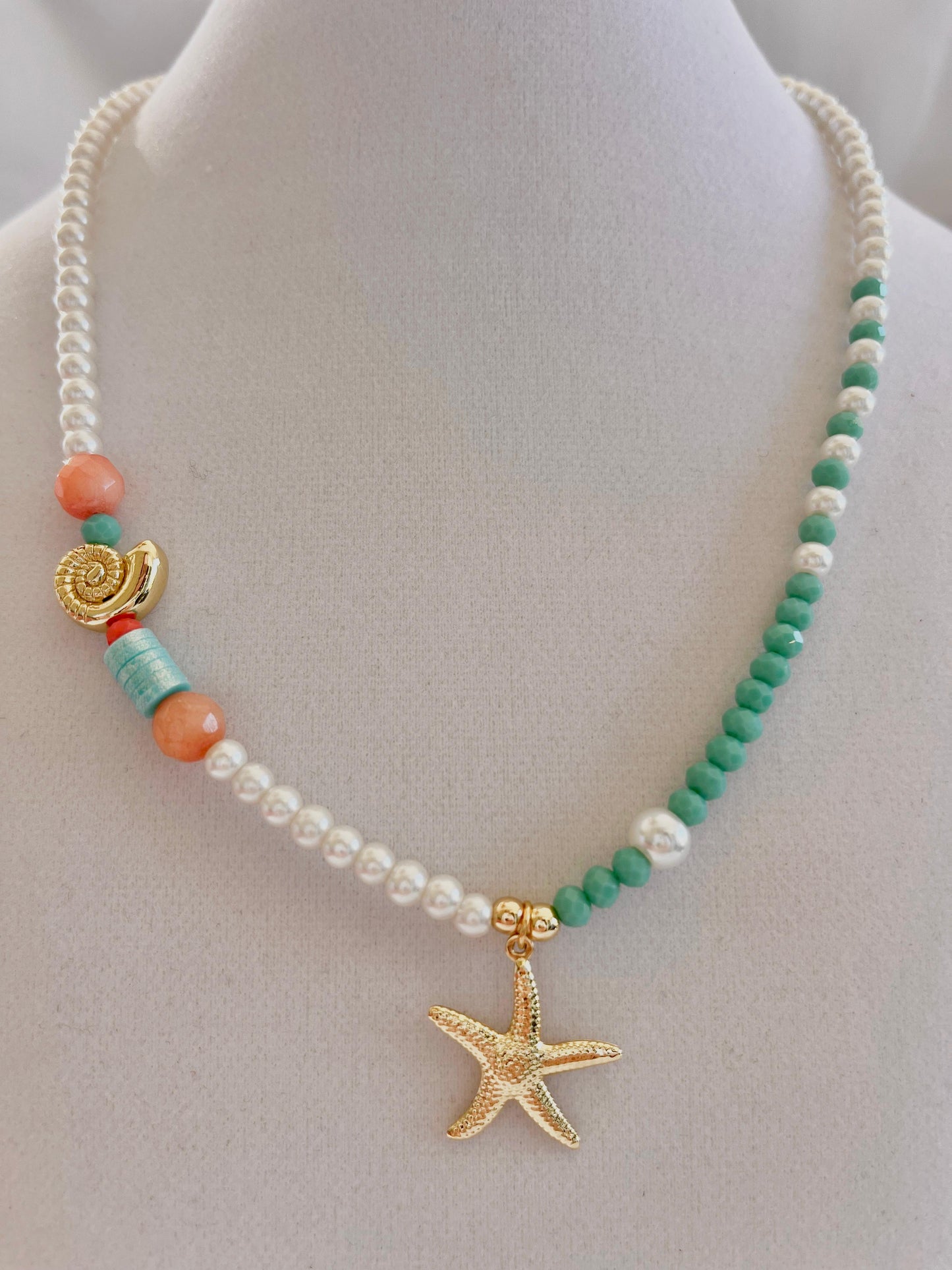 Pearls & Green Beads Necklace With Sea Star Charm